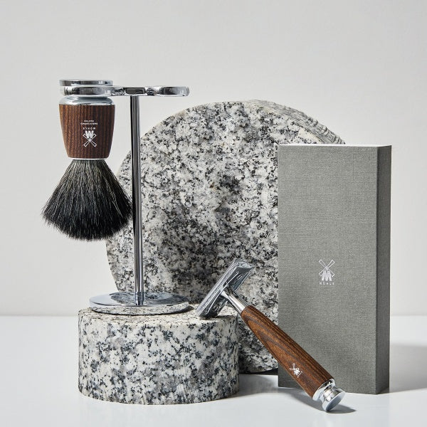 MÜHLE RYTMO Steamed Ash Shaving Set with Synthetic Black Fibre Brush and Closed Comb Safety Razor